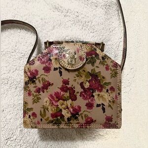 Stunning Patricia Nash Floral Crossbody Bag.  Like new!